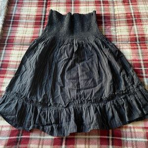 Women’s strapless dress